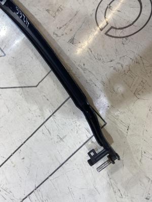 Поводок бескаркасной щётки 7L6955408B Volkswagen Touareg I