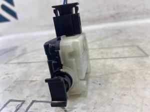 Активатор замка багажника 1M0959781A Skoda Octavia RS II