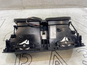 Дефлектор воздушны в торпедо центральныйй 1Z0820951 Skoda Octavia RS II