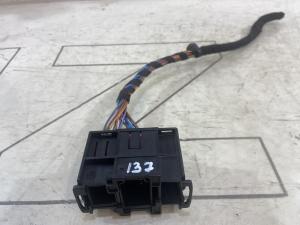 Кронштейн корпуса разъёма 1Z0937545A Skoda Octavia RS II