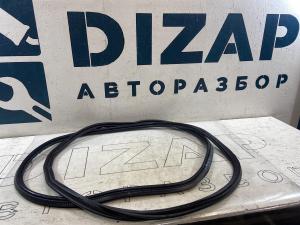 Уплотнитель крышки багажника 1Z5827705 Skoda Octavia RS II