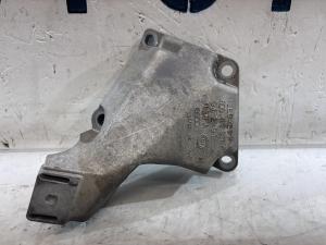 Кронштейн двигателя левый 8D0199307K Audi A4 B5