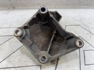 Кронштейн двигателя левый 8D0199307K Audi A4 B5