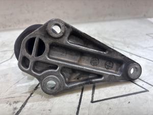 Кронштейн двигателя передний 8D0199343J Audi A4 B5