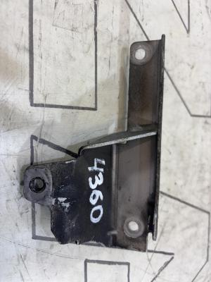 Кронштейн осушителя,правый 078133576D 