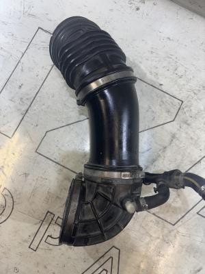 Впускной патрубок 077129627S 