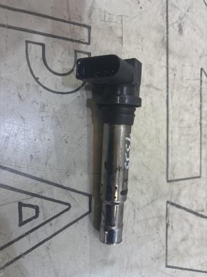 Катушка зажигания с наконечником провода к свече зажигания 036905715G Skoda Octavia II рест