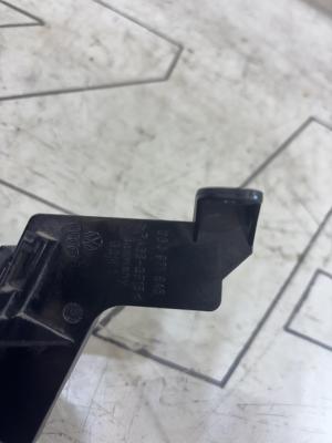 Кронштейн держателя провода 06J971845 Skoda Octavia RS II