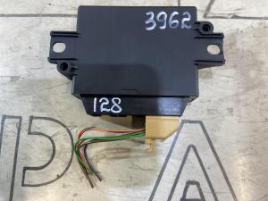 Блок управления парктрониками 5J0919475A Skoda Octavia II рест