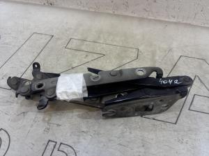 Петли крышки багажника  левая правая 4F5827302 Audi A6 C6