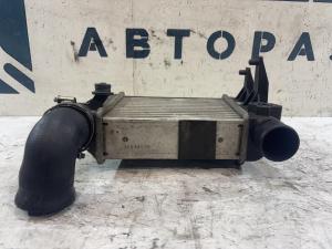 Интеркулер 8E0145805N Audi A4 B6