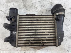 Интеркулер 8E0145805Q Audi A4 B6